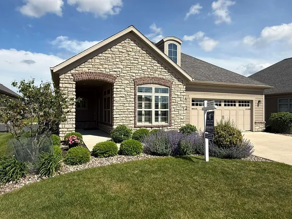 200 Raccoon Berry Way, Green Bay, WI 54311