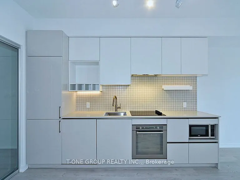 950 Portage Pkwy #605 — Photo 6