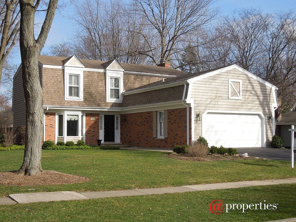 1st image of 658 Hillcrest Dr