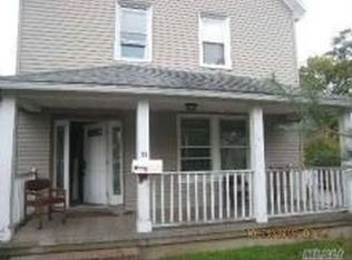 33 E 6th St, Huntington Station, NY 11746