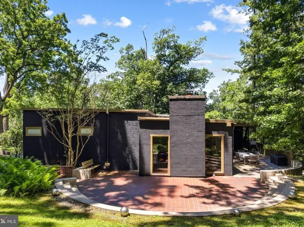 104 E Bells Mill Rd, Philadelphia, PA 19118