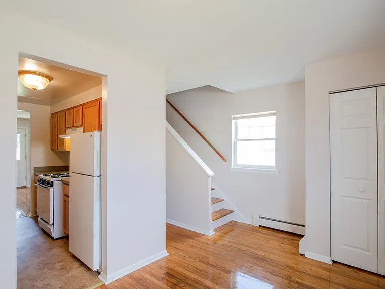 134 W Ridgewood Ave — Photo 5