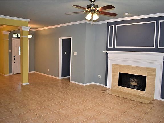 5th image of 2126 Garden Terrace Dr