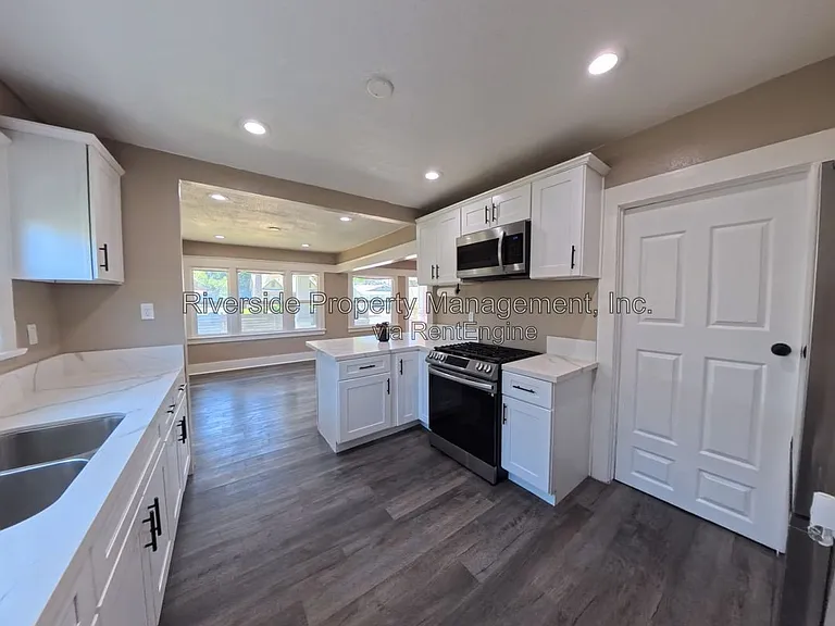 4379 Cover St — Photo 10