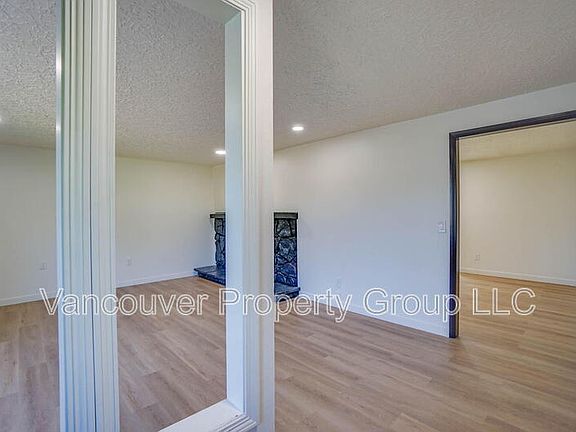 5th image of 10205 NE 27th Cir