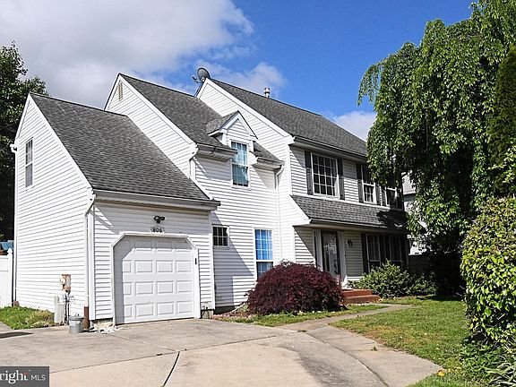 2nd image of 806 Saint Christopher Ln