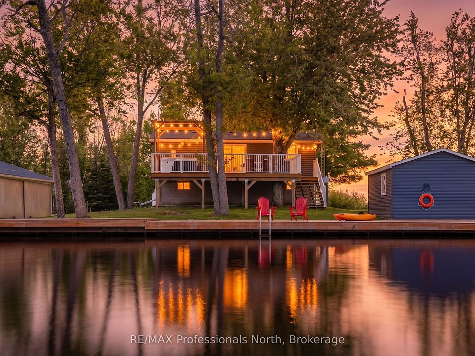 1st image of 284 Moorings Dr