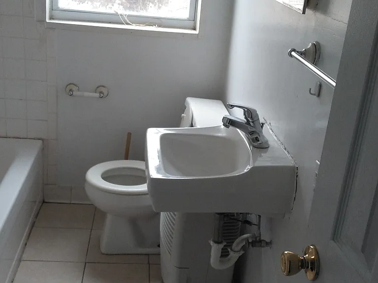 303 S State St #2-C — Photo 9