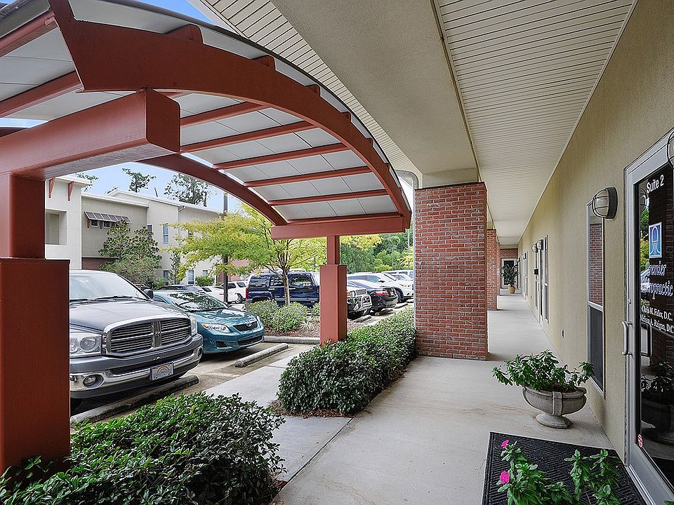 1st image of 1120 N Causeway Blvd