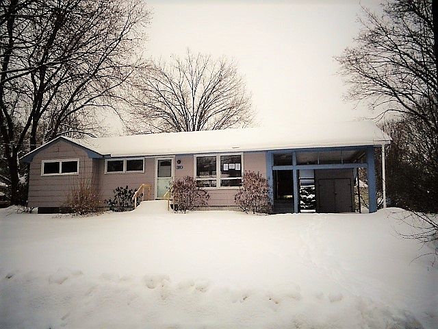 1st image of 90 Mayflower Dr