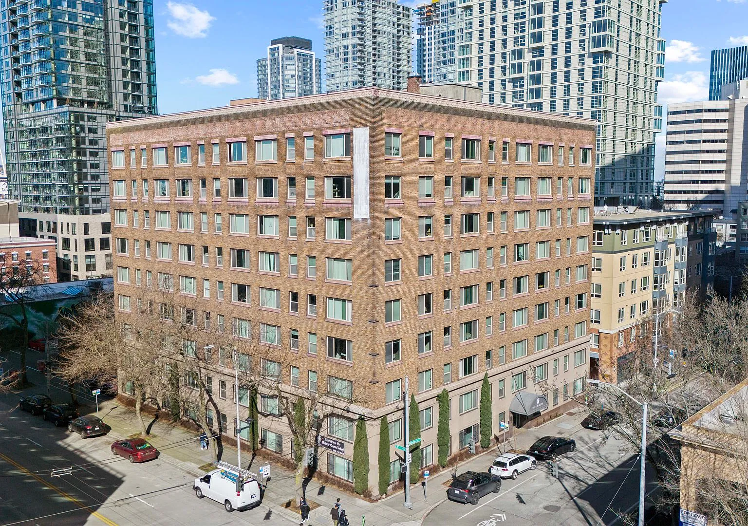 Cornelius Apartments — Photo 1