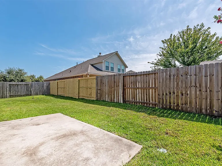119 Emerald Loch Ln — Photo 37