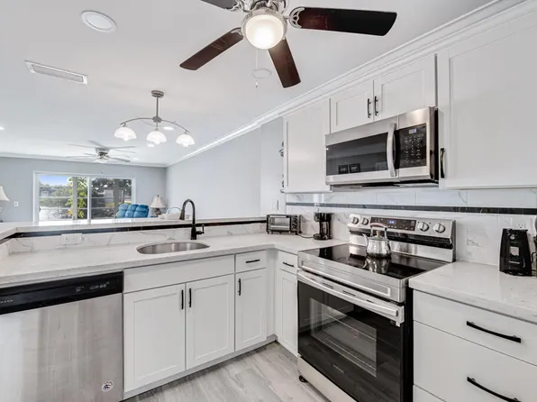 154 Lake Dora Drive, West Palm Beach, FL 33411