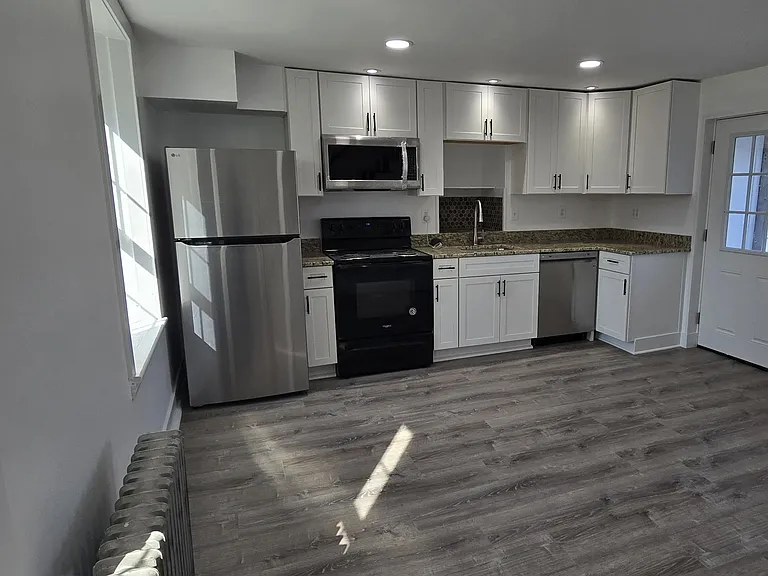 1304 Wilson Ave #B — Photo 2