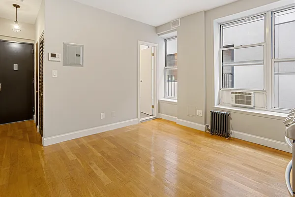 Rented by Tesla Realty Group LLC | media 2