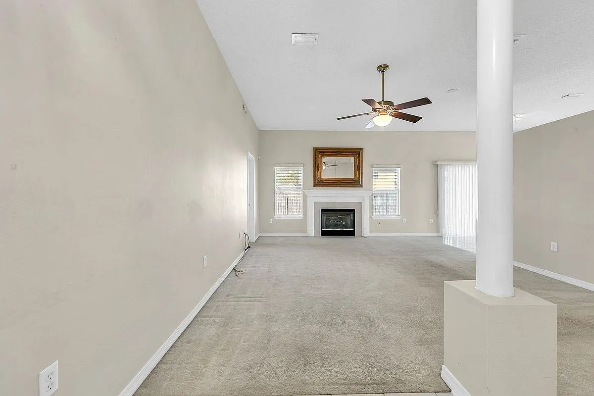 3 bed, 2.0 bath, 1565 sqft, $2,206 — Photo 3