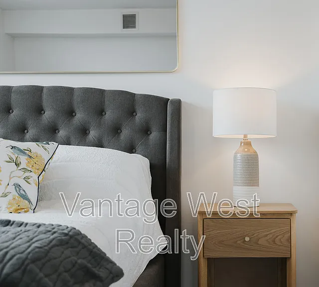 3389 Lakeshore Rd #516 — Photo 16