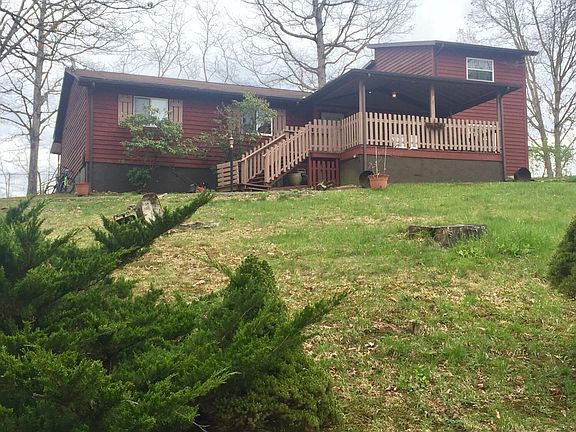 2nd image of 418 Ashley Ln