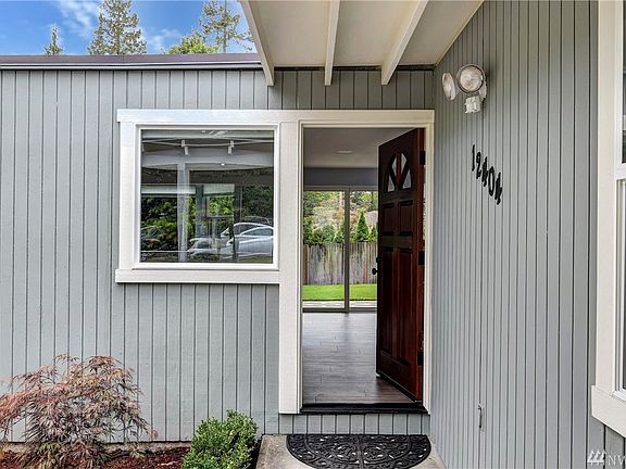 2nd image of 12404 NE 111th Pl