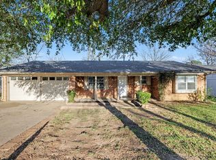 832 Gregory Ave, Bedford, TX 76022