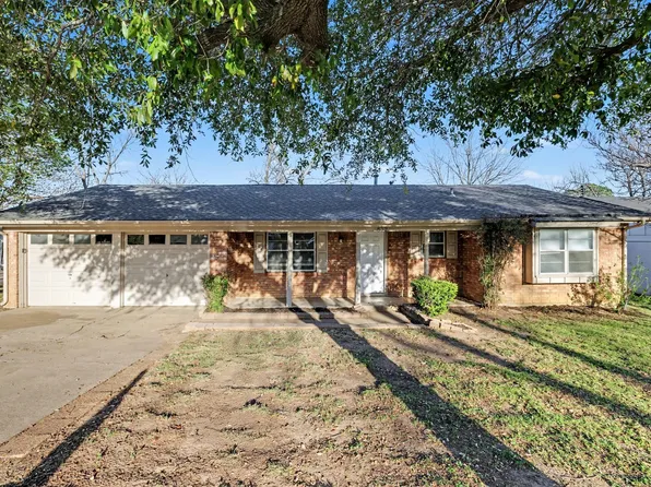 832 Gregory Ave, Bedford, TX 76022