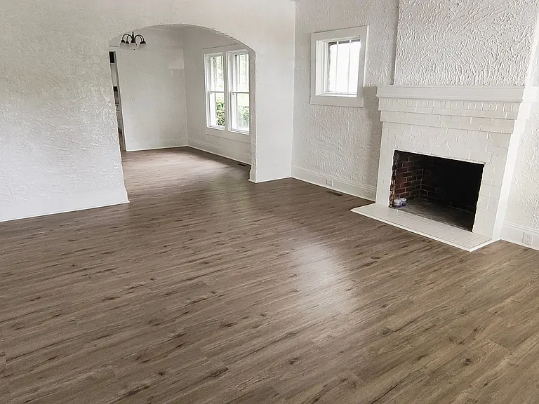 352 Main St — Photo 6