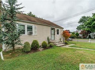 29 N 14th St, Helmetta, NJ 08828