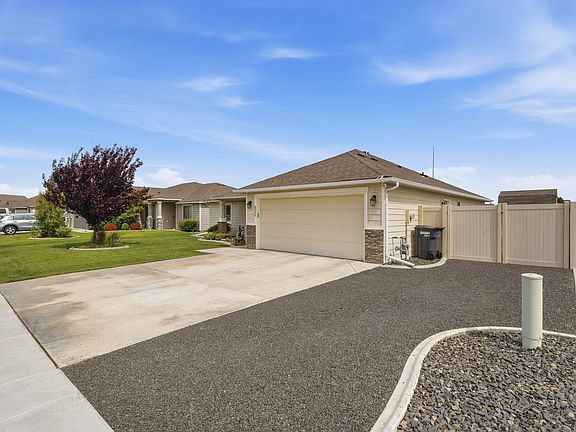 2nd image of 8205 Coldwater Dr