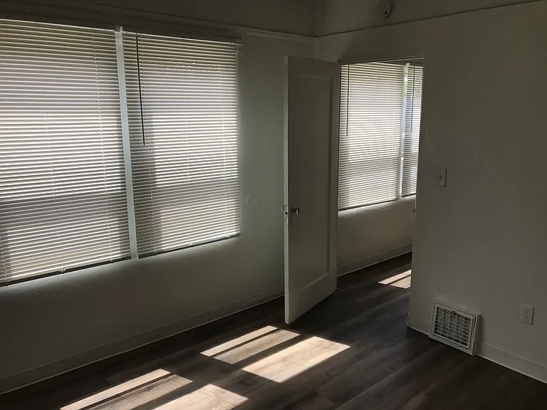 1340 N Linden Ave #7 — Photo 6