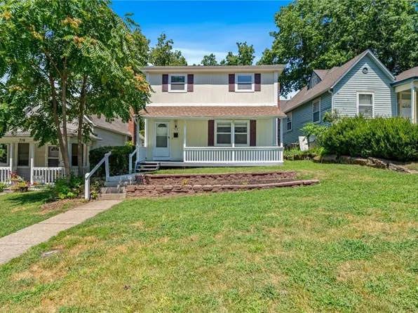 712 Chestnut St, Leavenworth, KS 66048