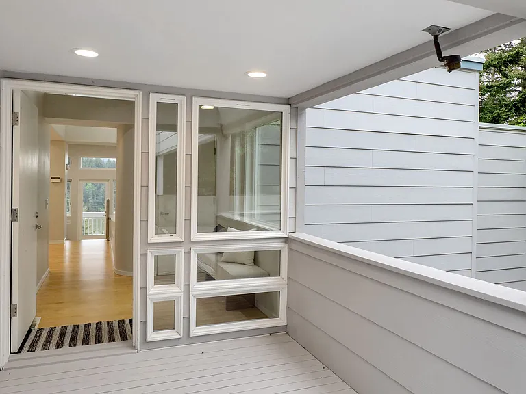 213 Sea Pines Ln — Photo 4