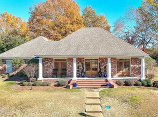 3 Holly Ct, Pearl, MS 39208