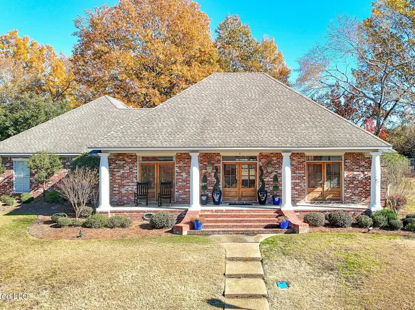 3 Holly Ct, Pearl, MS 39208