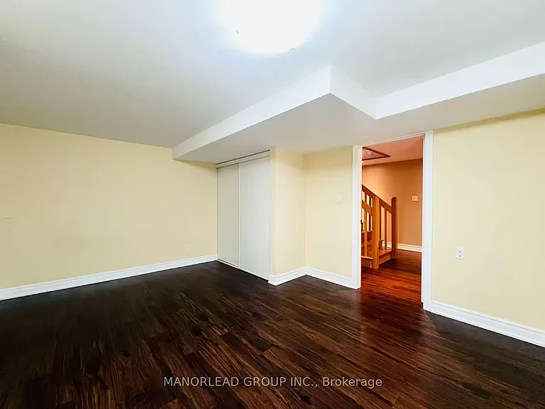 42 Metropolitan Cres — Photo 20