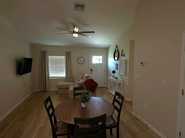 134 N Anoka Ave — Photo 3