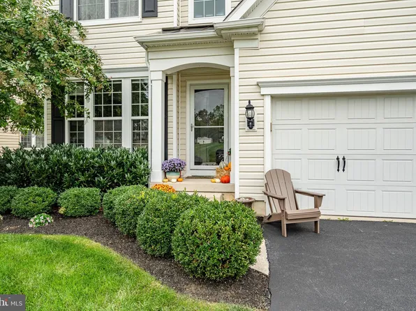 662 Empire Dr, Downingtown, PA 19335