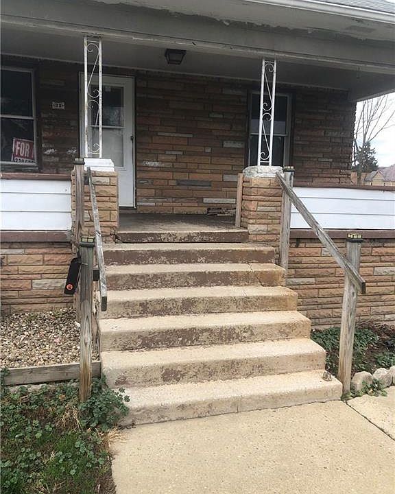2nd image of 32 John St