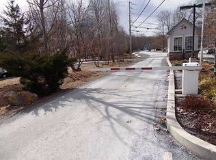 6113 Braintree Ct, Bushkill, PA 18324