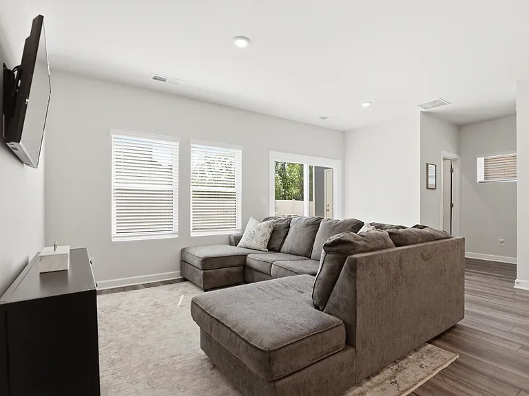 2317 Belterra Dr — Photo 10