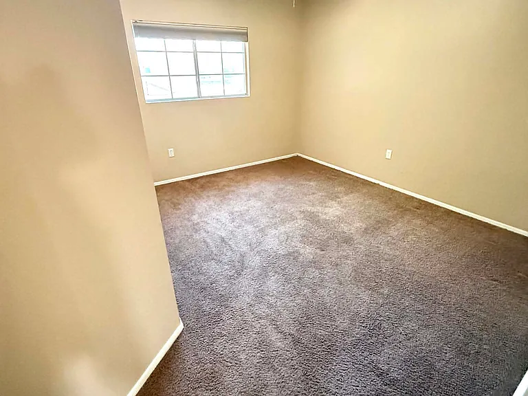 5200 W Shannon St — Photo 14