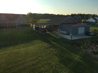 930 Webb Rd, Clarksville, TN 37040