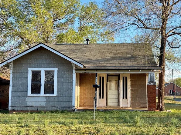 414 W B Ave, Elk City, OK 73644