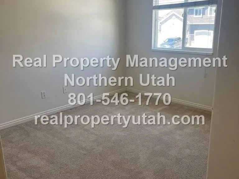 3120 W 525 N — Photo 9