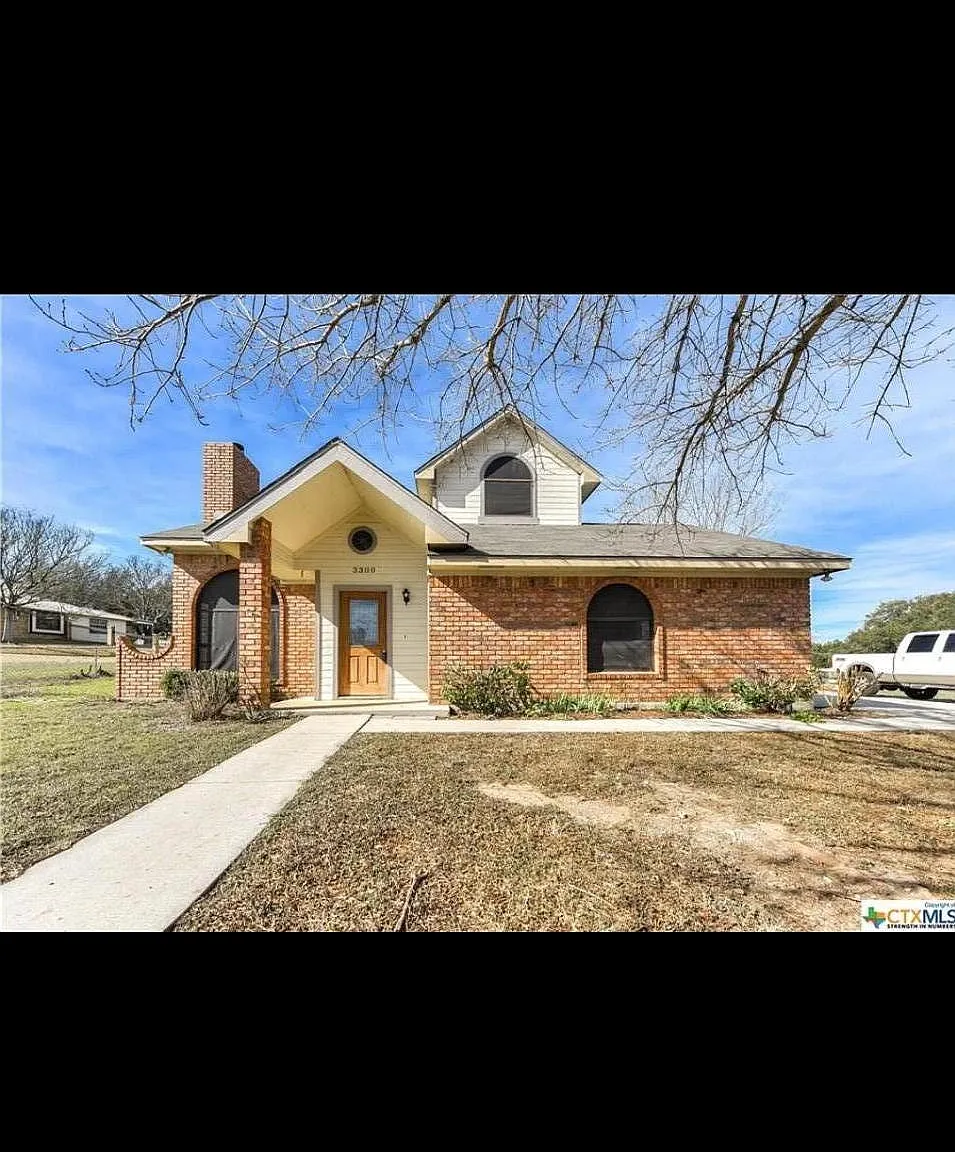 3 bed, 1604 sqft, $1,900 — Photo 1