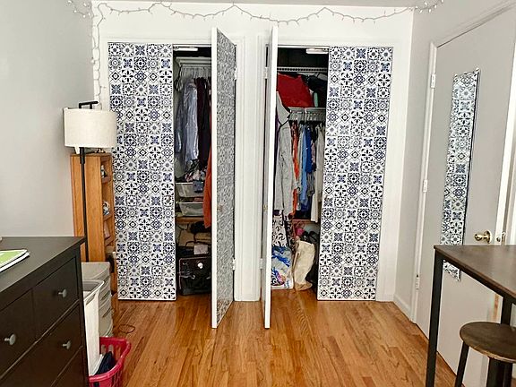 5th image of 422 E 10th St APT 2R