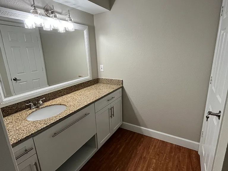 2551 S Loop 289 #713 — Photo 6