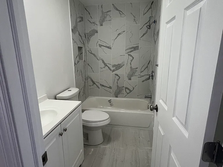 240 N Courtland St #2 — Photo 9