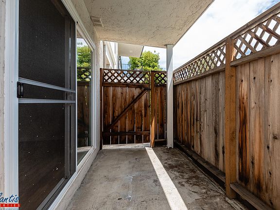 5th image of 642 Blythe Ct APT 11
