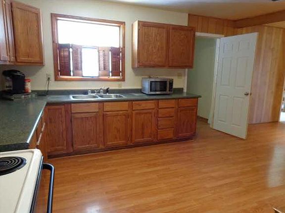 5th image of 806 Maplewood Dr