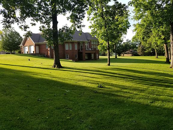3rd image of 23 Roosevelt Dr